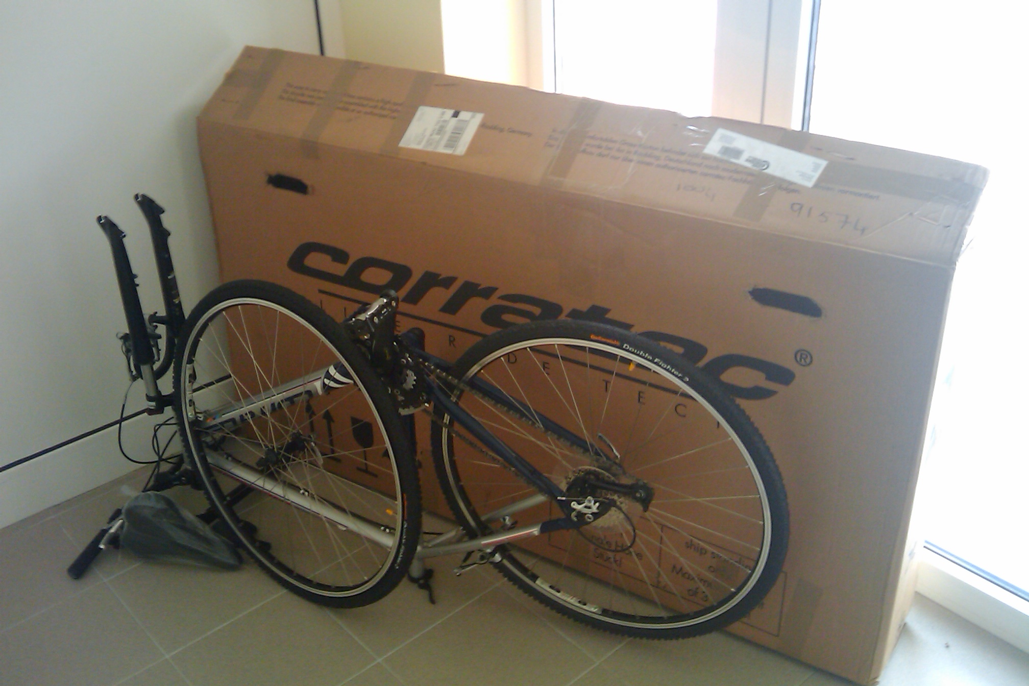 Corratec X-Vert Cross cu pedalele montate