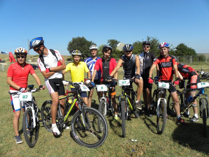 304966_270989949578659_434110_n